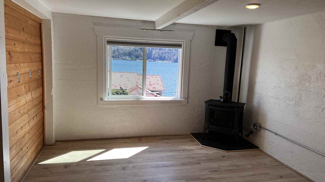 1004 Trenton Ave - Photo 2 of 9