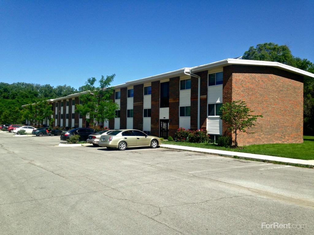 State Street Apartments - Photo 3 of 9