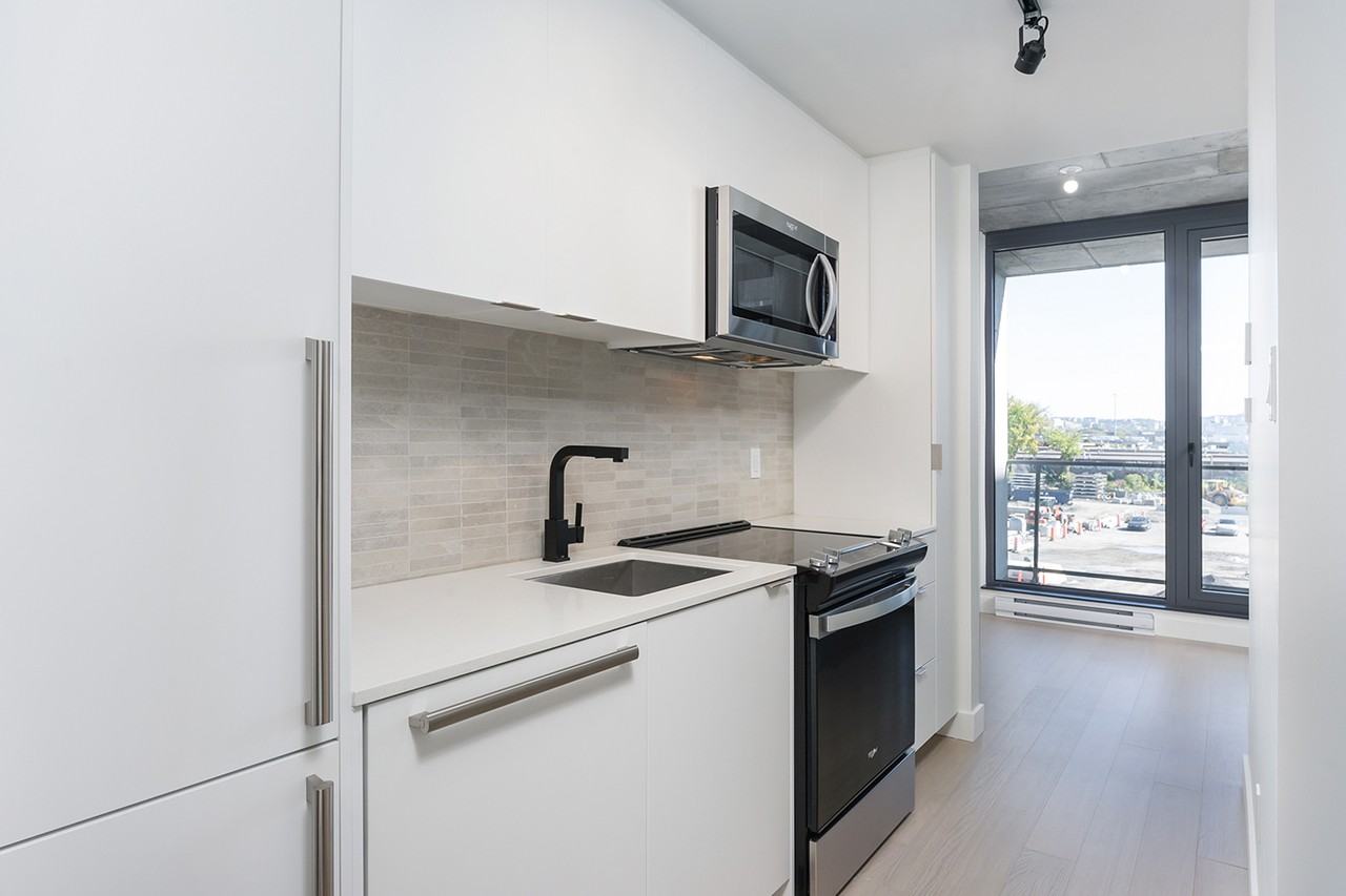 200 Boulevard Marcel-Laurin #312 - Photo 2 of 29
