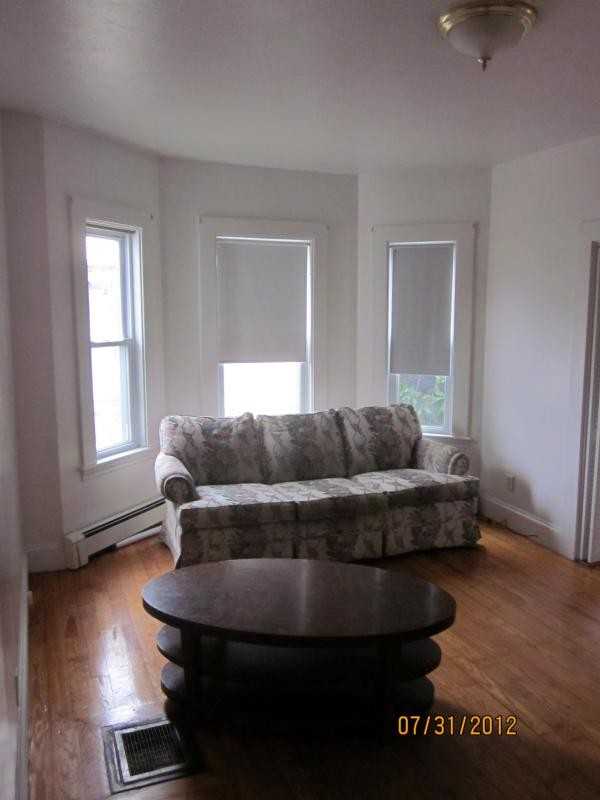 72 Germain Ave 1 - Photo 3 of 12