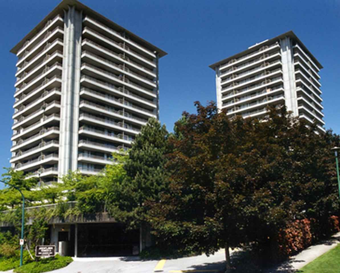 Brentlawn Towers 5051 Lougheed Hwy, Burnaby, BC V5B 4T5 Apartment