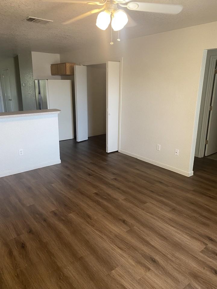 2113 Jennifer Dr #B - Photo 2 of 9