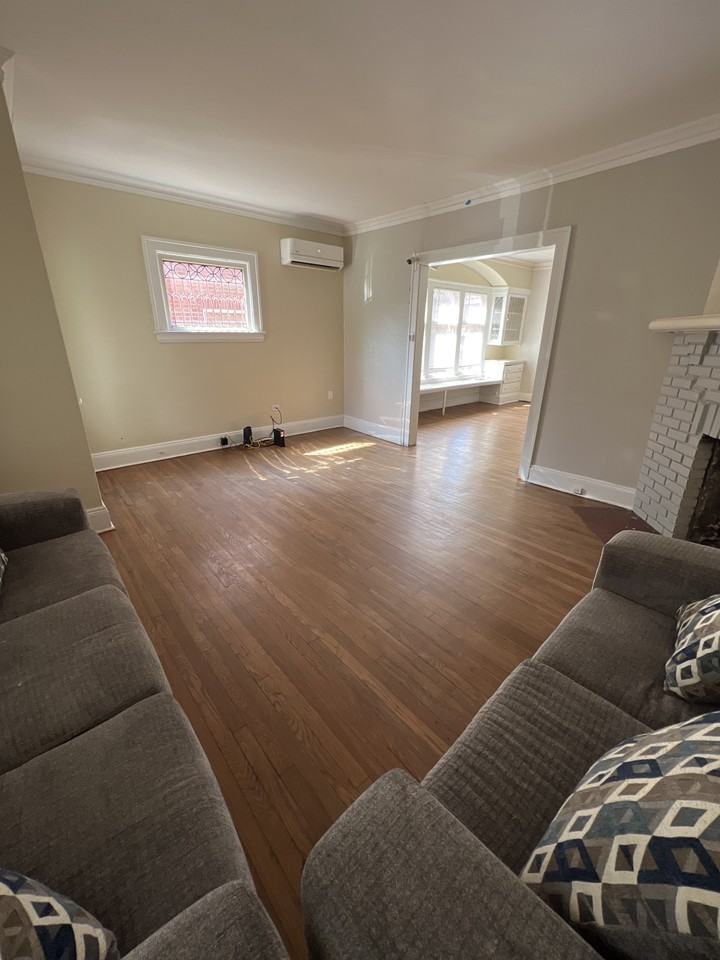 *FURNISHED* ROOMS IN CLEVELAND HEIGHTS - Photo 2 of 13