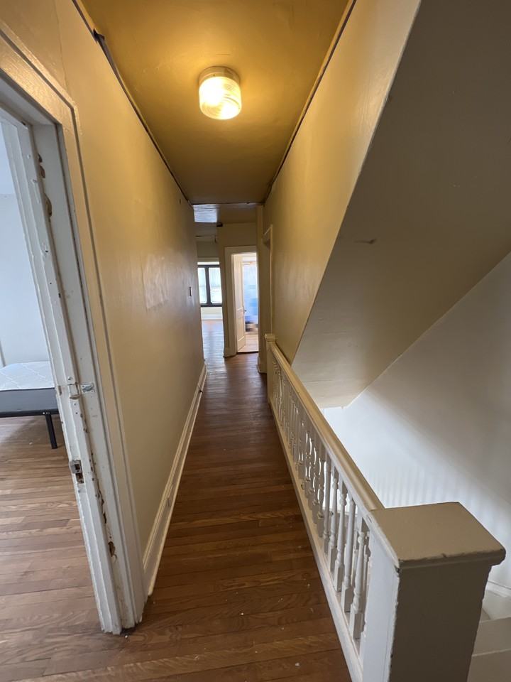 *FURNISHED* ROOMS IN CLEVELAND HEIGHTS - Photo 7 of 13