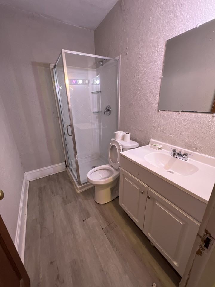 *FURNISHED* ROOMS IN CLEVELAND HEIGHTS - Photo 6 of 13