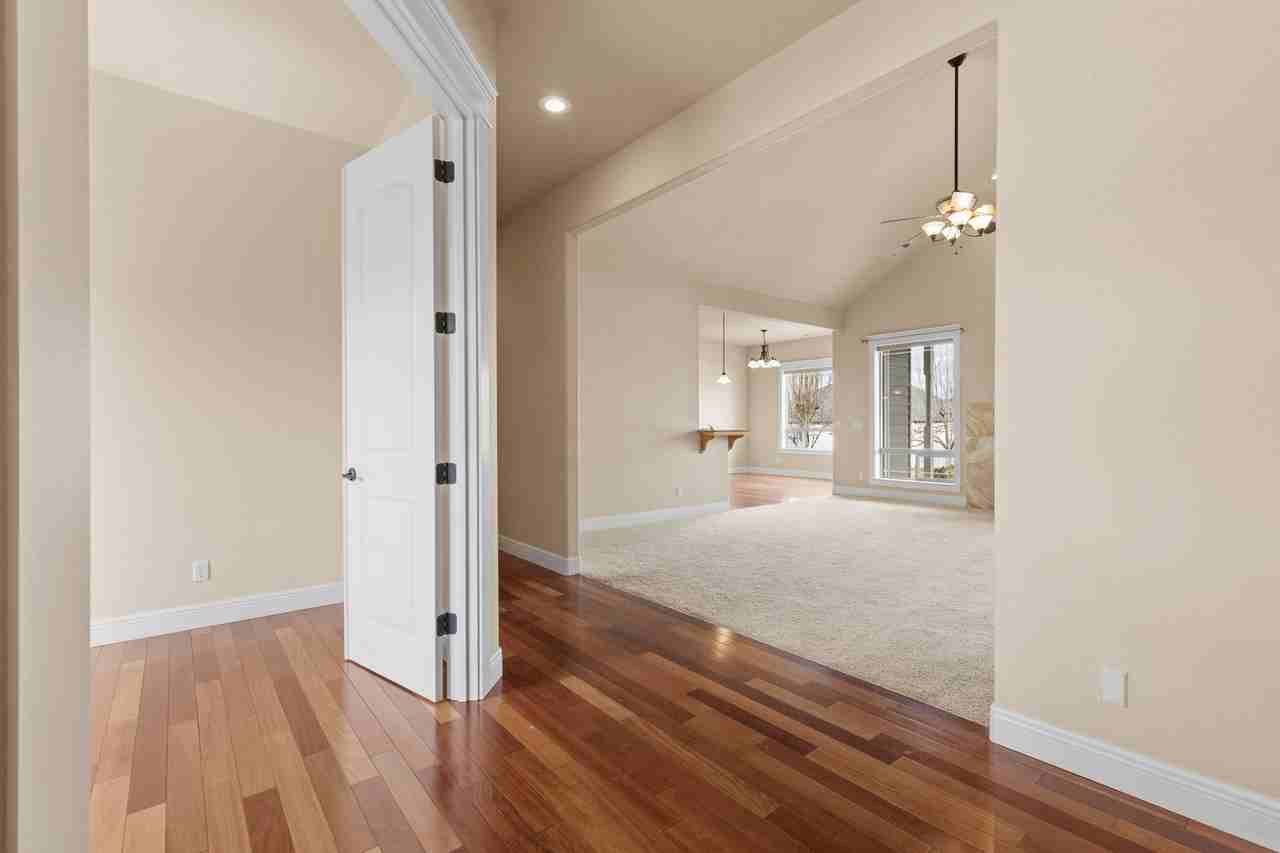 1001 Pumpkin Rdg #1 - Photo 7 of 32