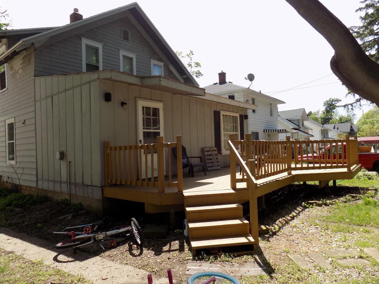 1211 Perry St #1 - Photo 2 of 21