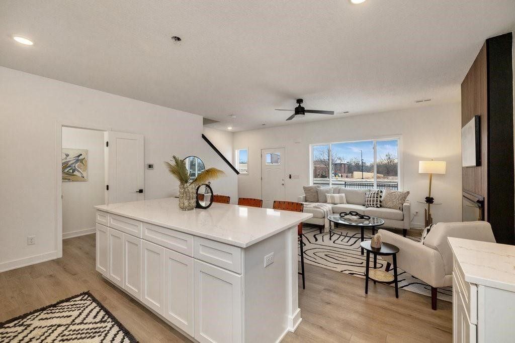 6501 Hickman Rd - Photo 7 of 18