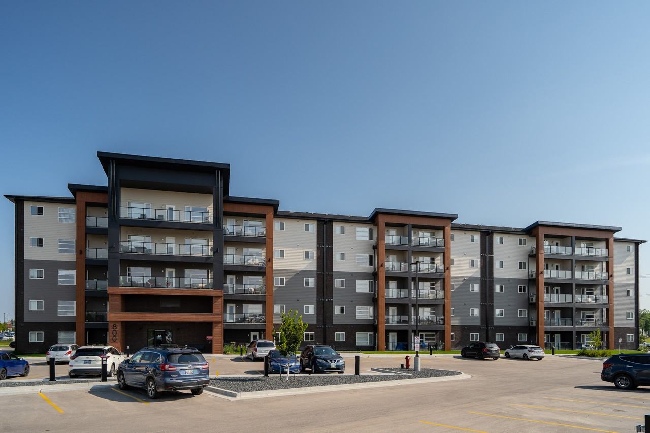 Park Place Apartments 800 Ravelston Ave W, Winnipeg, MB R2C 5T3 Zumper
