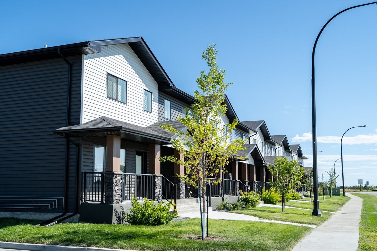 The One Townhouses Apartments 1 Tourond Creek Dr, St Adolphe, MB