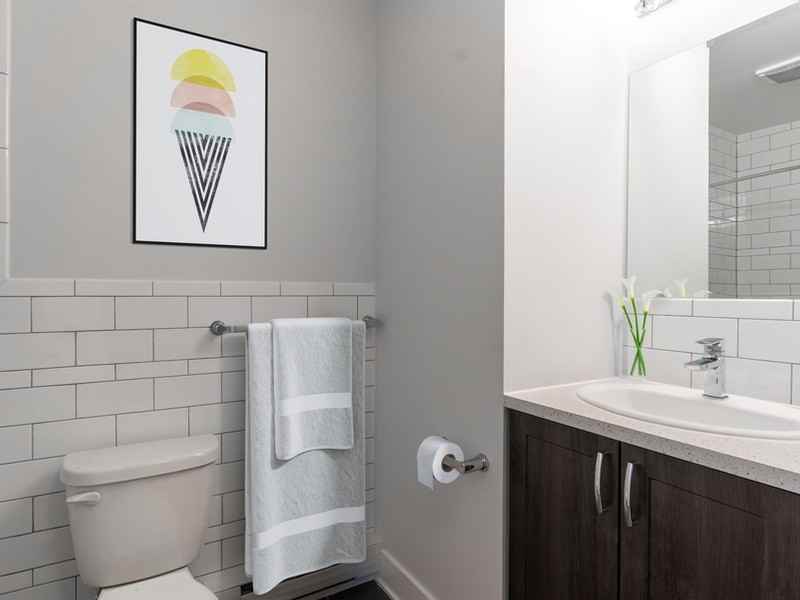 Delmar Apartments in Oneida, PointeClaire, QC H9R None Zumper