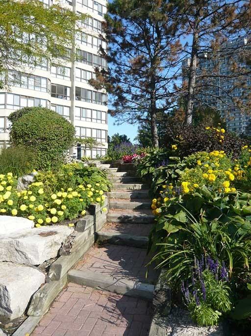 Silver Maple Court Apartments 2 Silver Maple Crt, Brampton, ON L6T