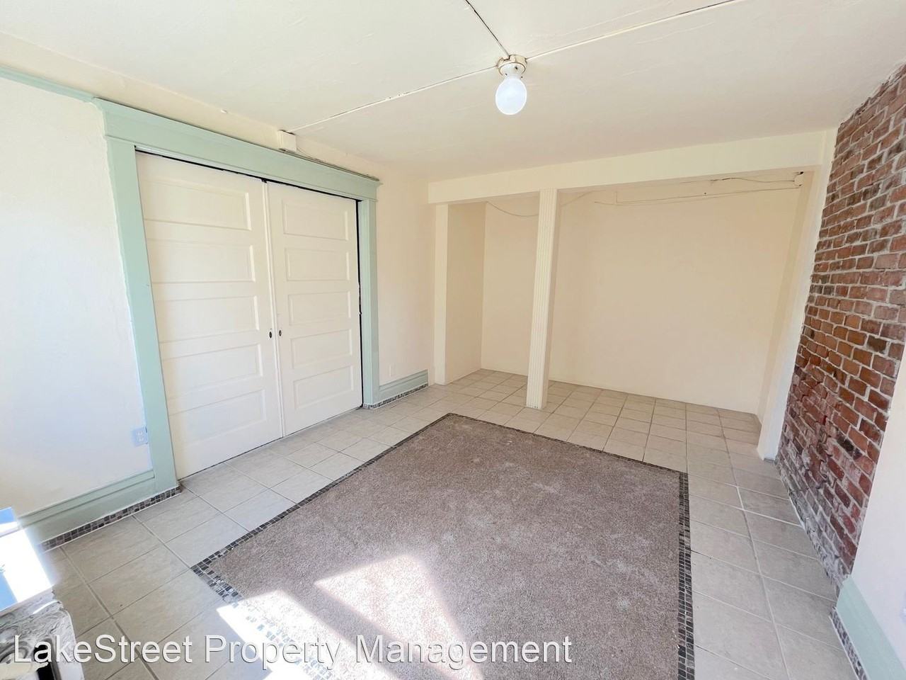 4110 Whitman Ave N - Photo 3 of 14