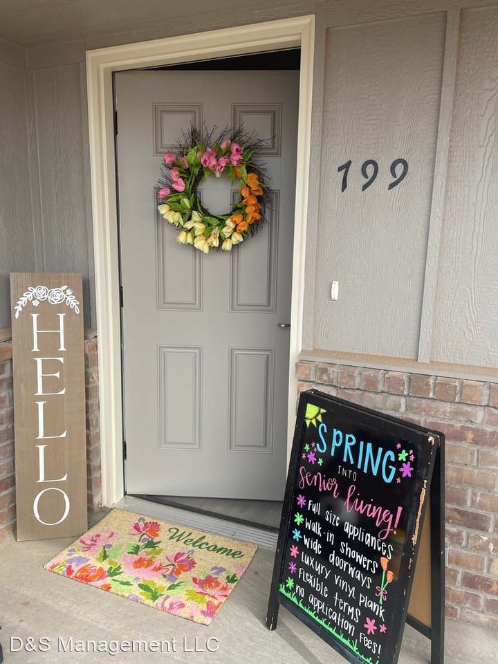 799 Ne 4th St - Photo 2 of 49