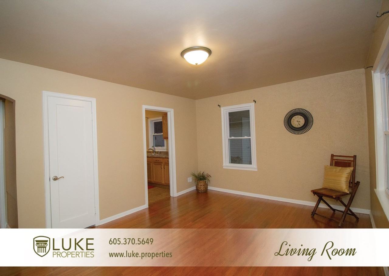 708 N Blauvelt Ave - Photo 2 of 16