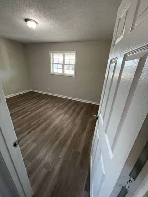 1410 Talbotton Rd - Photo 5 of 11