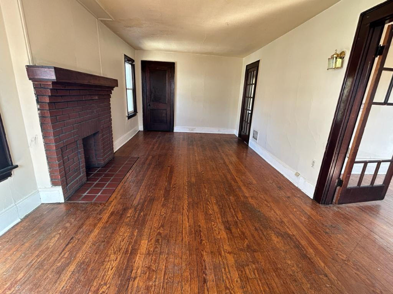 3306 Emerson St - Photo 2 of 6