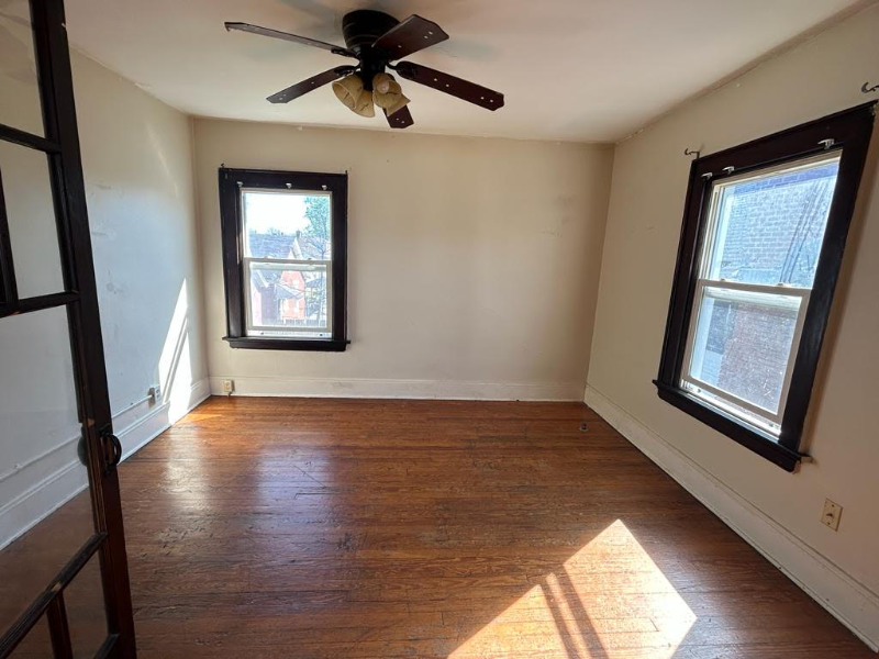 3306 Emerson St - Photo 3 of 6