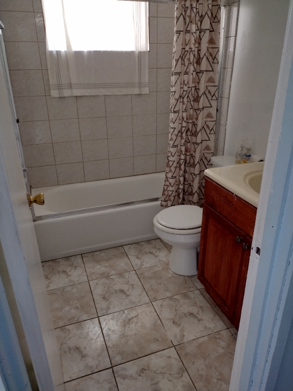 1301 N Willowbrook Ave - Photo 3 of 3