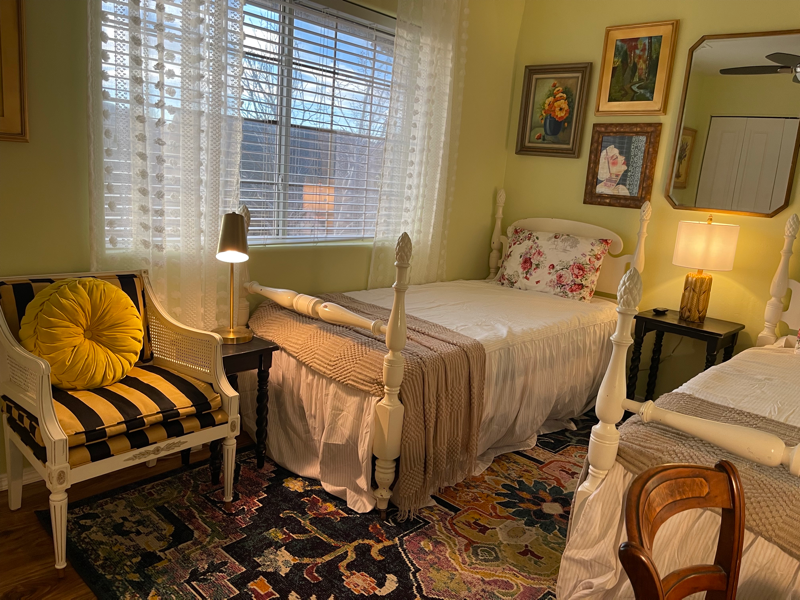 1530 W Ridge Dr - Photo 3 of 13