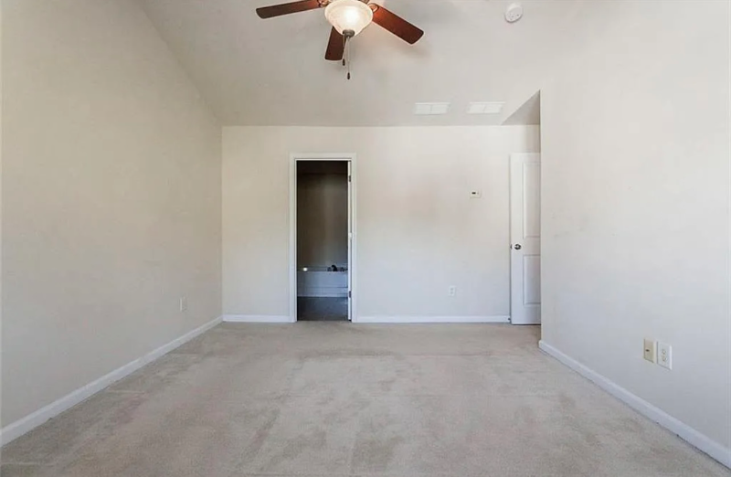 3401 Thornbridge Dr - Photo 2 of 8