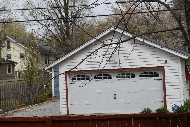 1304 Riverside Rd - Photo 2 of 20