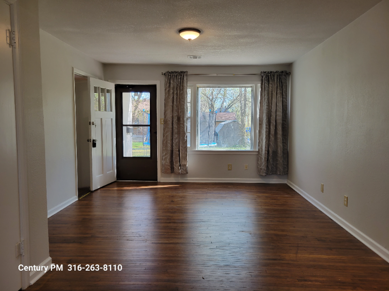 219 S Saint Paul St #219 - Photo 2 of 17