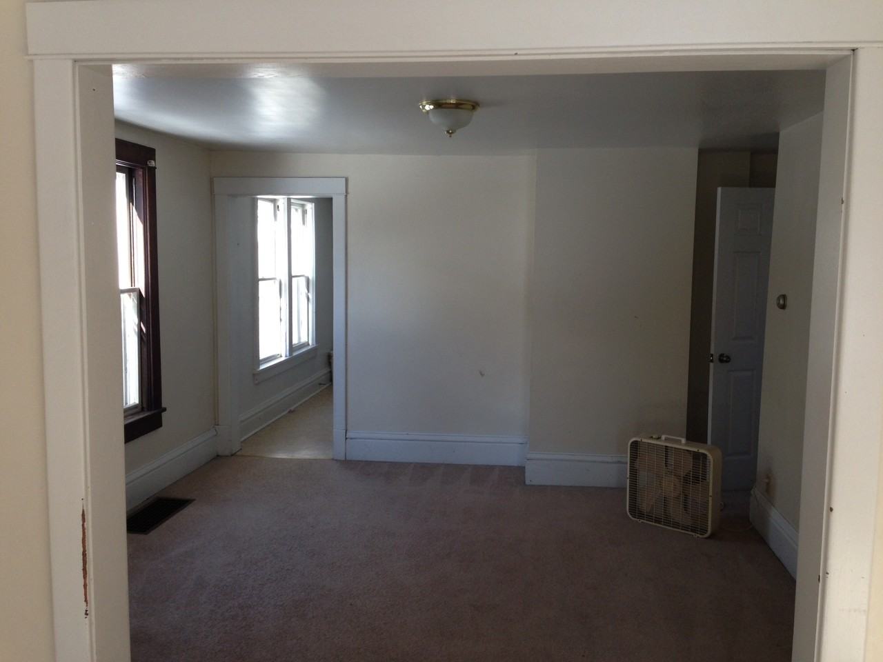 128 Rock Street - 1Apt 1 (down) #1 - Photo 4 of 6