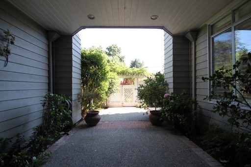 220 Sleeper Ave - Photo 2 of 23