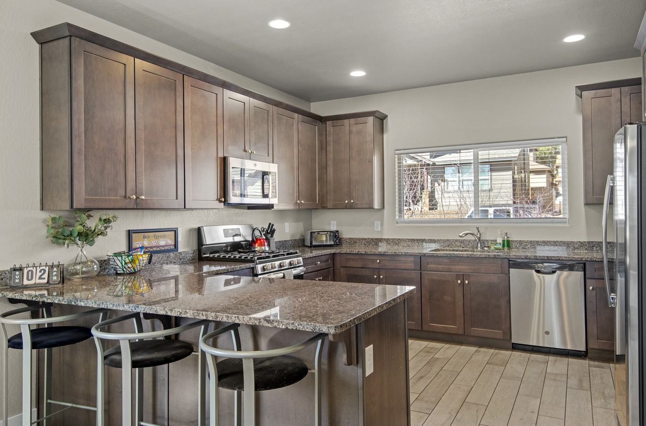 2930 S Pardo Calle #1 - Photo 4 of 38