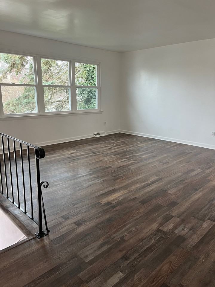 835 Marvel Ave - Photo 2 of 10