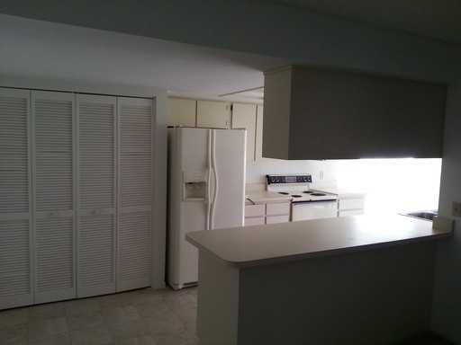 2211 Carriage Ln - Photo 2 of 7