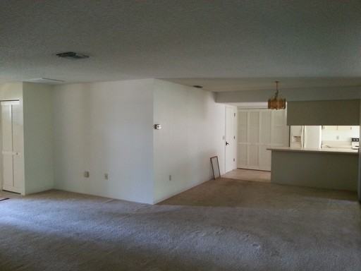 2211 Carriage Ln - Photo 3 of 7