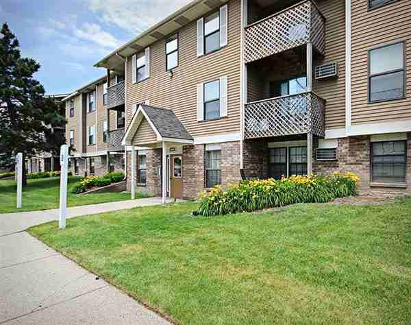 Woodfield Apartments - Photo 2 of 16