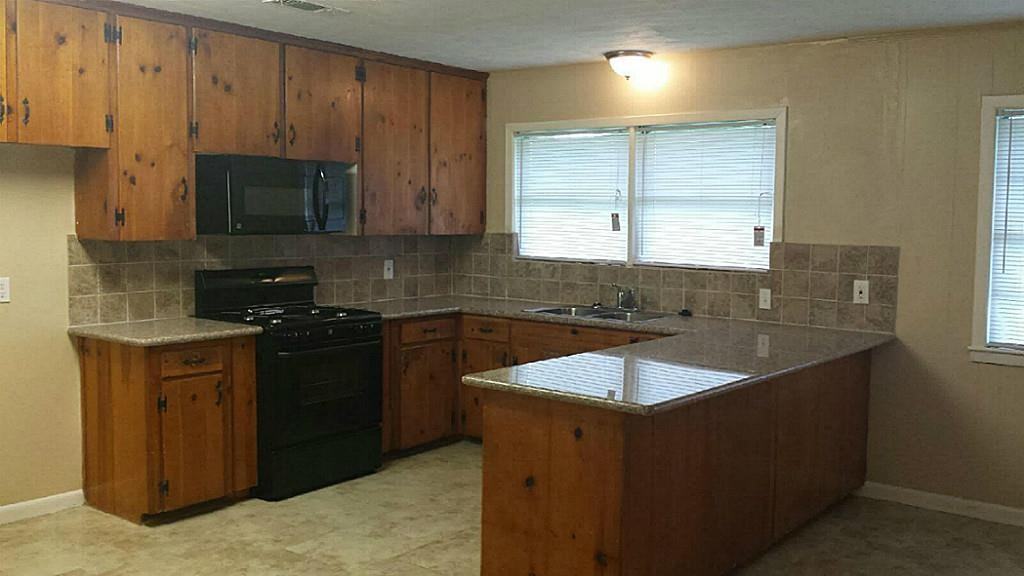 1921 14th Ave N - Photo 3 of 17