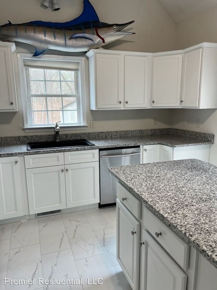 4500 Arrowhead Rd - Photo 3 of 4