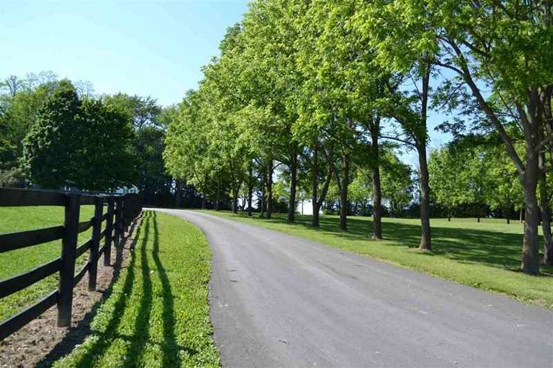 1029 Co Rd 70 - Photo 3 of 33