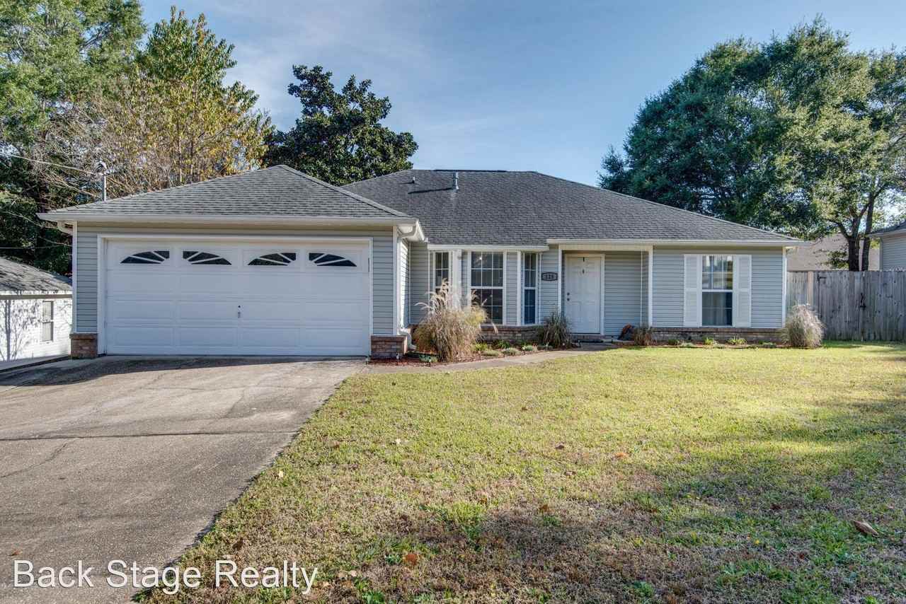 128 Menzel St - Photo 2 of 30