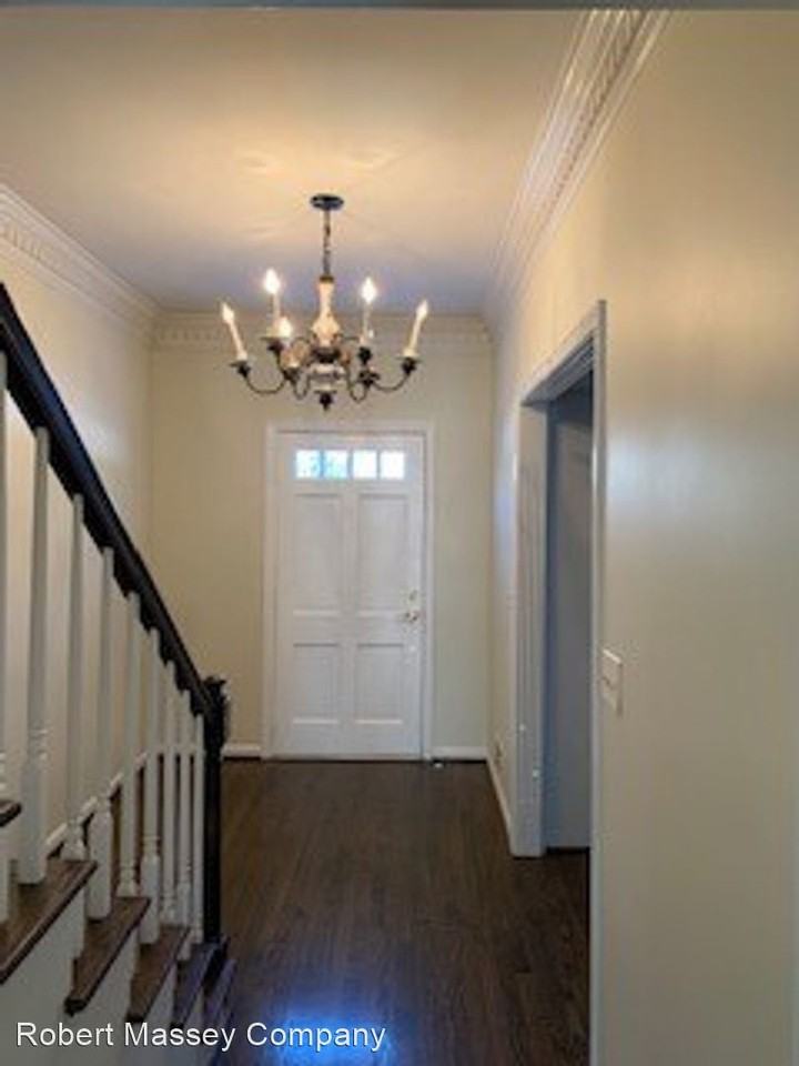 9428 Wessex Pl - Photo 2 of 20