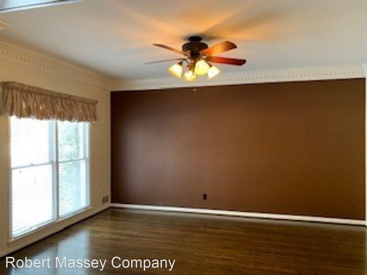 9428 Wessex Pl - Photo 3 of 20