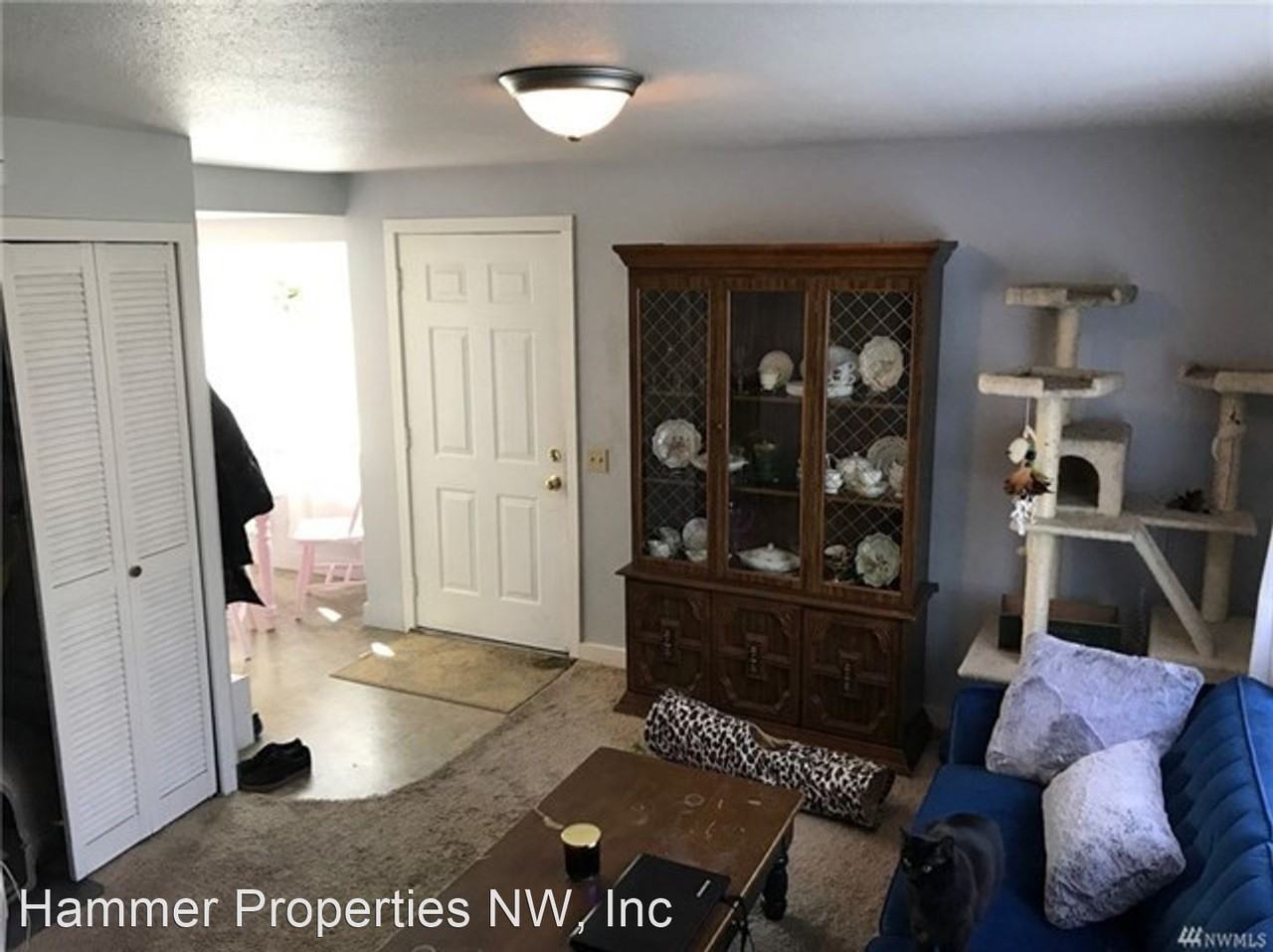 2924/2926 Moore Street - Photo 3 of 10