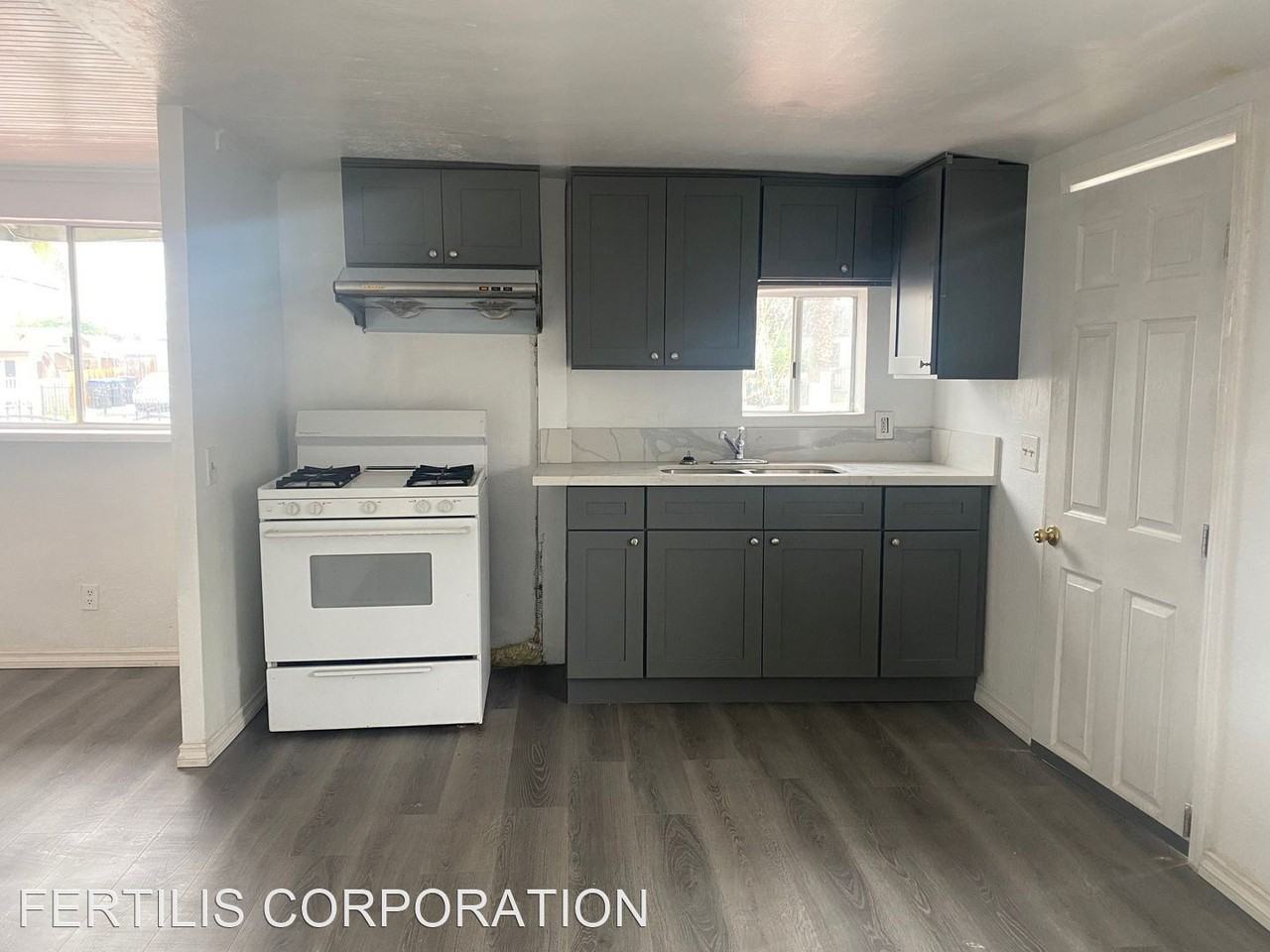 1532 W 9th St - Photo 3 of 11