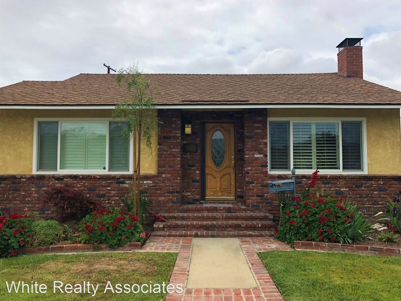 3129 Heather Rd - Photo 2 of 48