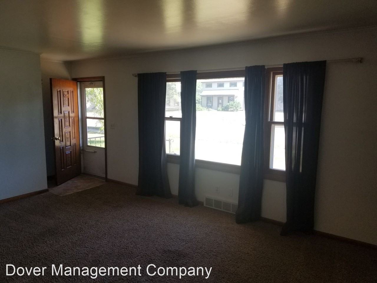 521 E 7th Street - Photo 2 of 8