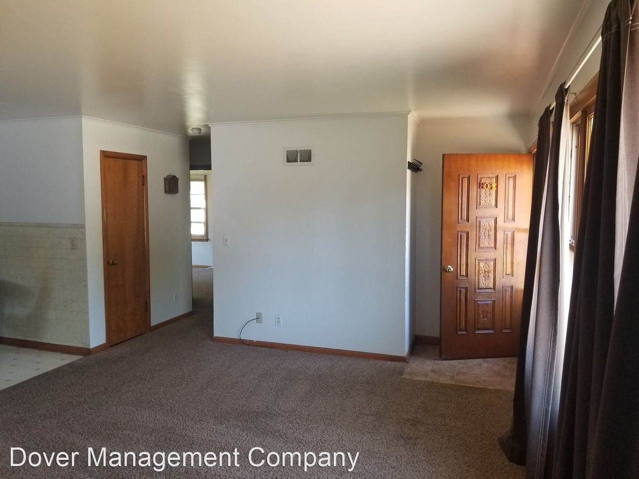 521 E 7th Street - Photo 3 of 8