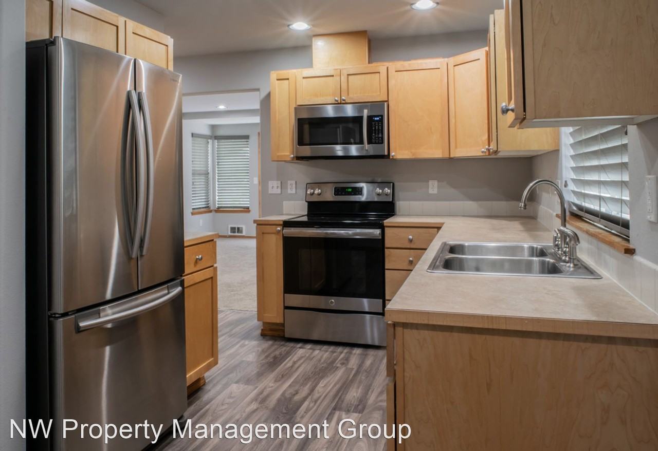 521 115th Ave Se #A - Photo 2 of 12