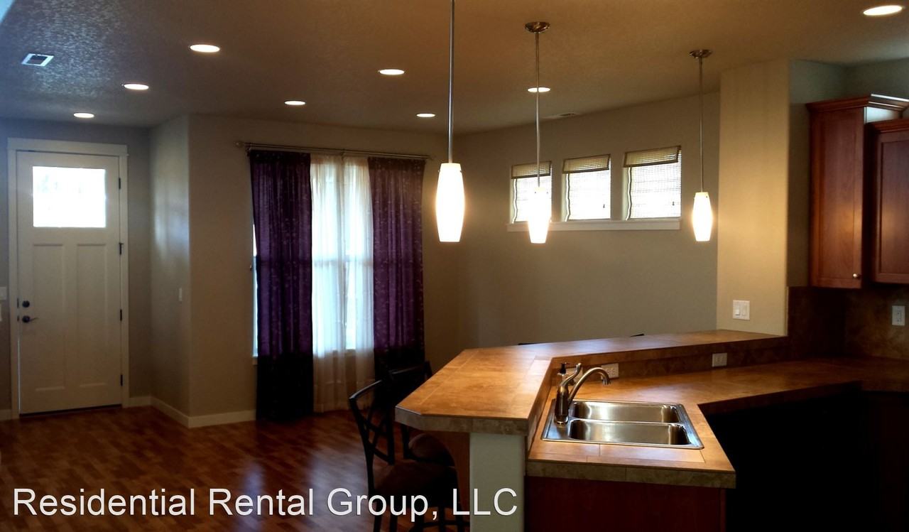 16928 Sw 136th Ave - Photo 3 of 5