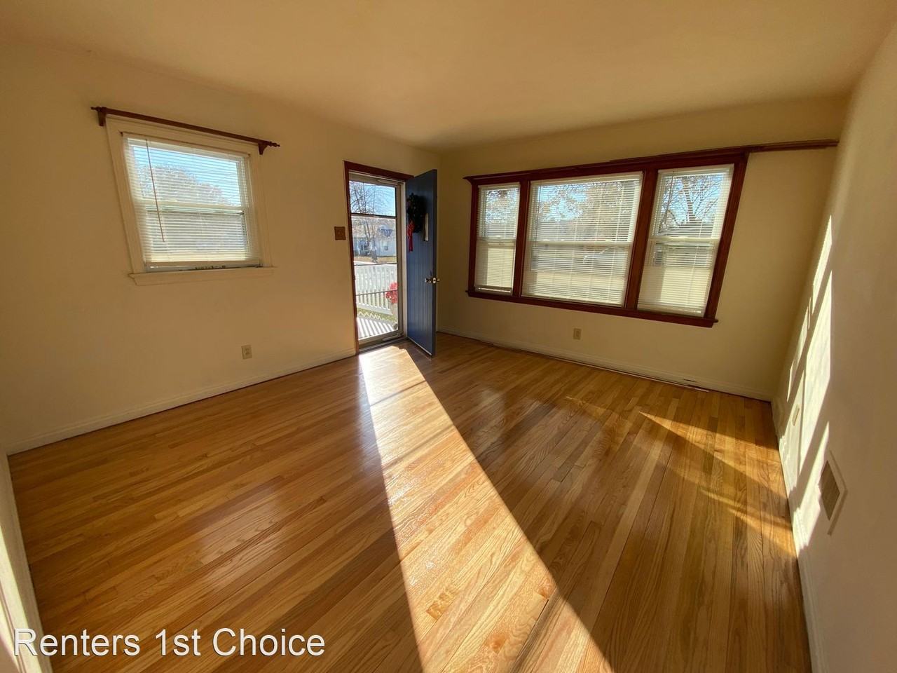 992 Kinstern Dr - Photo 2 of 14