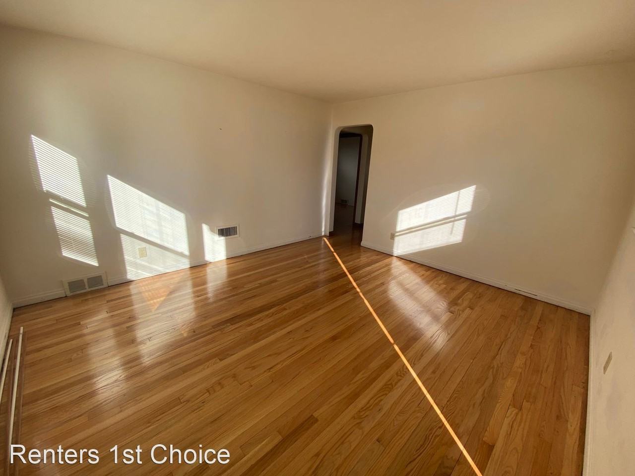 992 Kinstern Dr - Photo 3 of 14