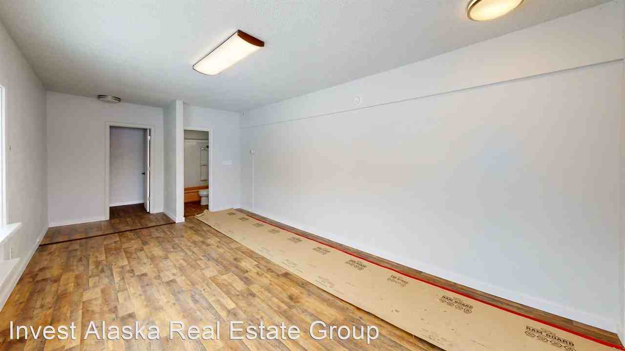 1010 Cushman - Photo 2 of 4